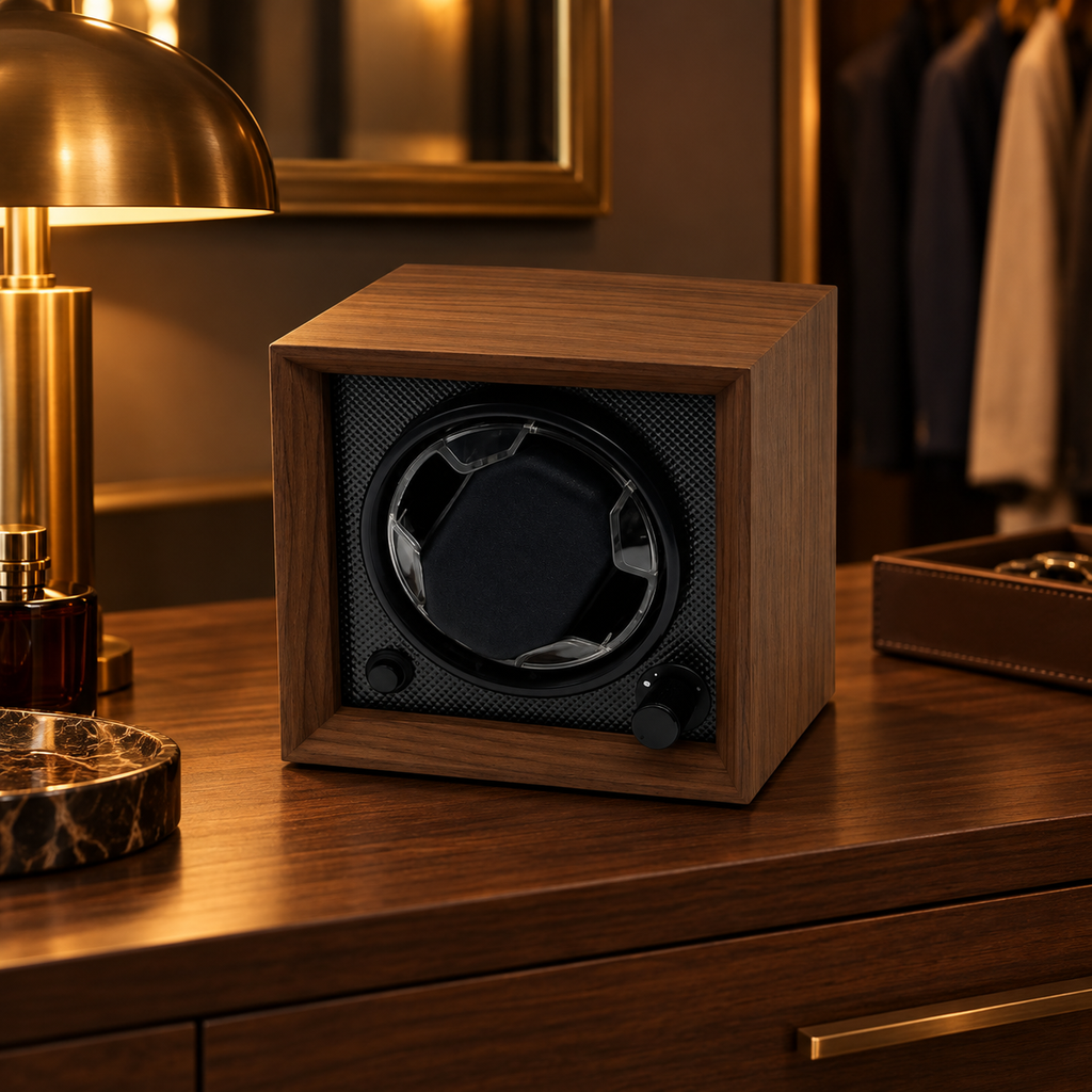 Remontoir automatique Halo individuel en finition noyer dans un intérieur premium