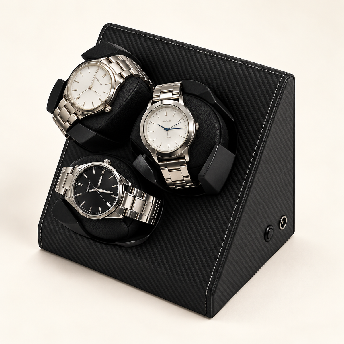 Remontoir Trio Carbon pour 3 montres, vue trois quarts